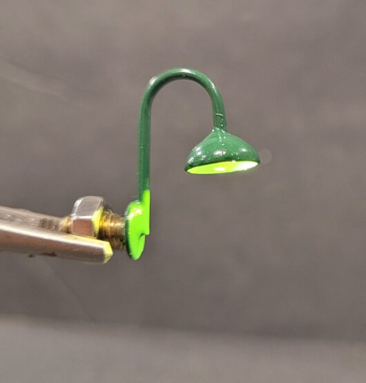 LED 11 SMD LED LIGHT WITH SHADE and SCREW MOUNT