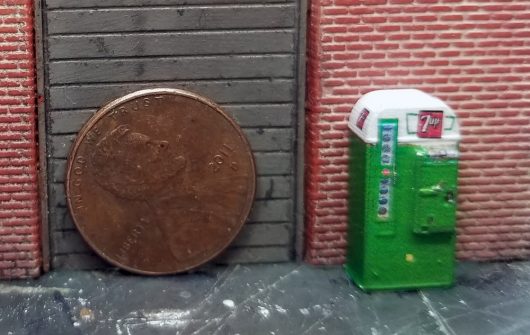 1:87 HO SCALE VENDO STYLE SODA MACHINE UN-LIT(Built) - Image 12