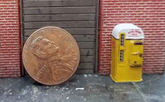 1:87 HO SCALE VENDO STYLE SODA MACHINE UN-LIT(Built) - Image 8