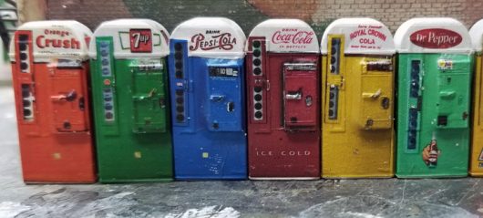 1:48 O SCALE VENDO SODA MACHINE UN-LIT(Built) - Image 2