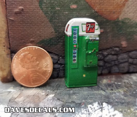 1:48 O SCALE VENDO SODA MACHINE UN-LIT(Built) - Image 10