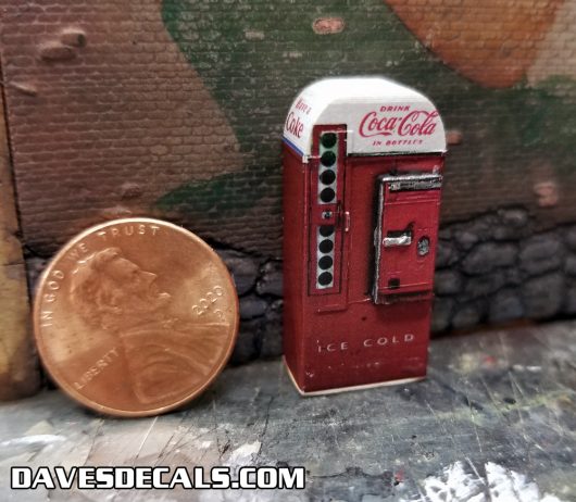 1:48 O SCALE VENDO SODA MACHINE UN-LIT(Built) - Image 9
