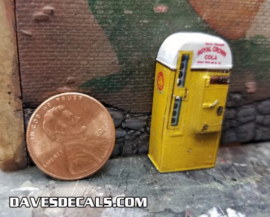 1:48 O SCALE VENDO SODA MACHINE UN-LIT(Built) - Image 8