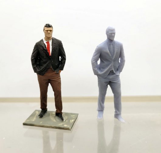 F002 - BUSINESSMAN 1