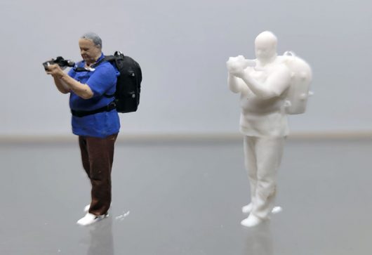 F015 - CAMERA GUY