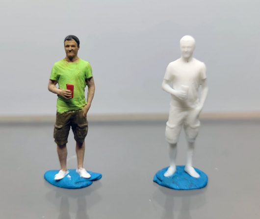 F017 - GUY WITH CUP