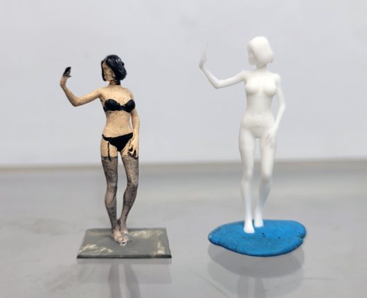 MA013 - SELFIE GIRL