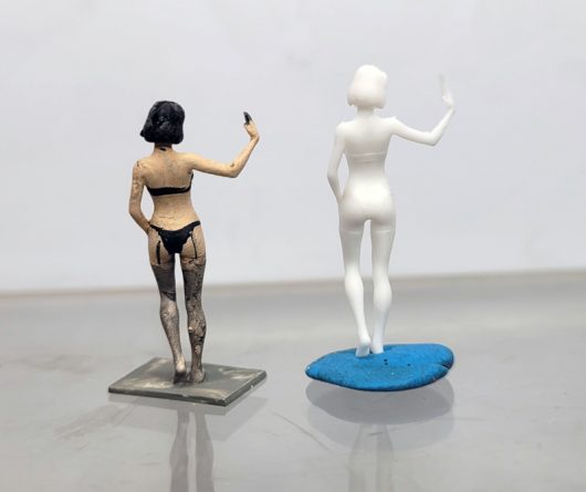 MA013 - SELFIE GIRL - Image 2
