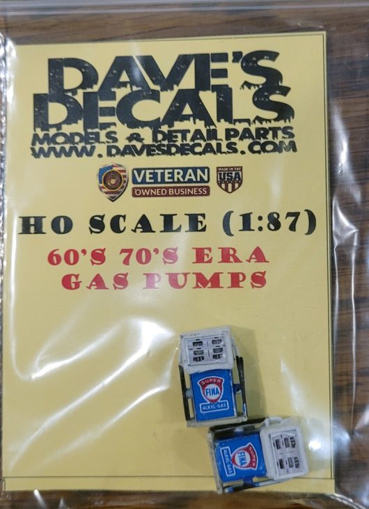 FINA 1 - BUILT HO GAS PUMPS SET (LIMITED SUPPLY)