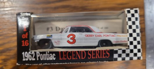 1:64 Racing Collectables Legend Series #3 David Pearson 1962 Pontiac