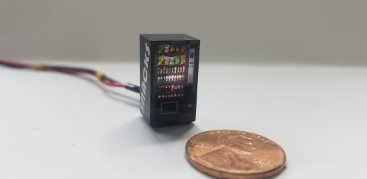 1:87 1 FRONT SNACK VENDING MACHINE (LIT) V11